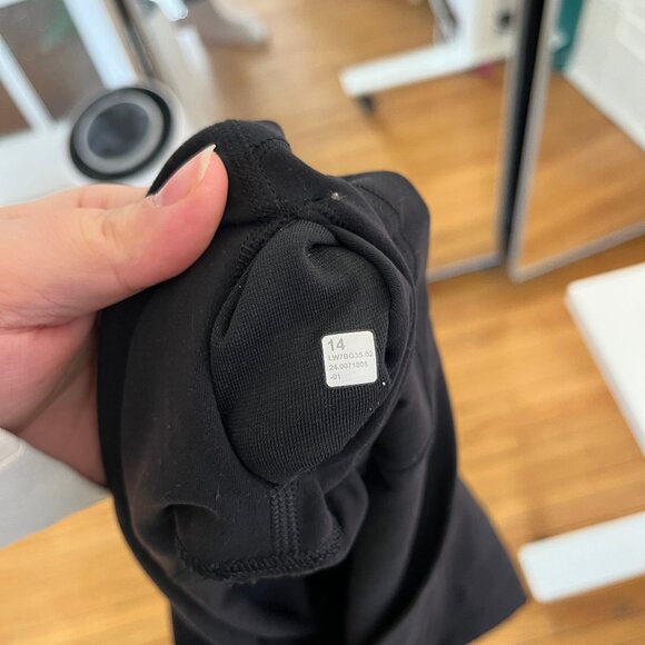 Lululemon 6” Inseam Align Shorts - Black Size 14 - Picture 5 of 5